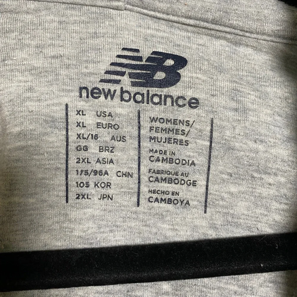 New Balance Womens Gray Full Zip Hoodie Long Sleeve Athletic Comfort Size XL - Picture 3 of 10